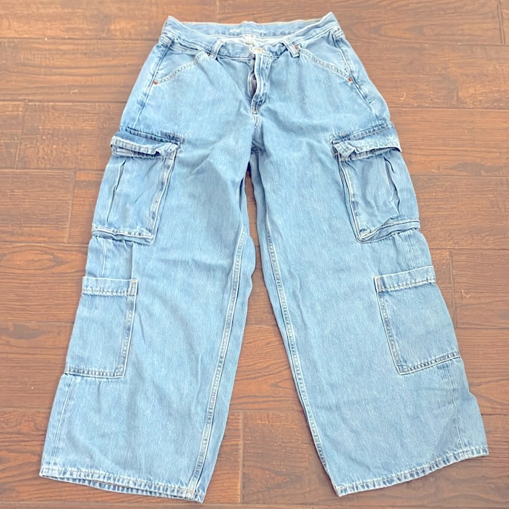Old Navy Light Wash Blue Baggy Cargo Jeans